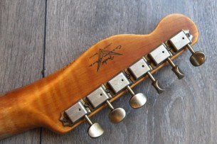 FENDER "Custom Shop Limited Edition '50s Twisted Telecaster Custom Journeyman Relic , Aged Tahitian Coral" 3, 57 KG