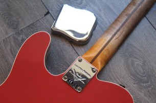 FENDER "Custom Shop Limited Edition '50s Twisted Telecaster Custom Journeyman Relic , Aged Tahitian Coral" 3, 57 KG