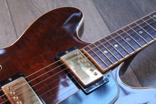 GIBSON ES-335 Walnut YEAR 2001