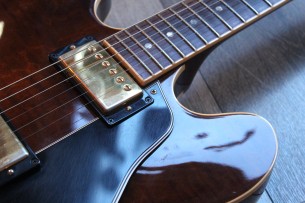 GIBSON ES-335 Walnut YEAR 2001