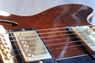 GIBSON ES-335 Walnut YEAR 2001