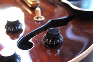 GIBSON ES-335 Walnut YEAR 2001