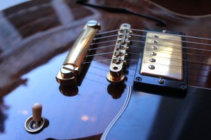 GIBSON ES-335 Walnut YEAR 2001