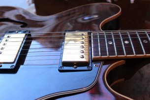 GIBSON ES-335 Walnut YEAR 2001