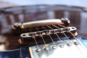 GIBSON ES-335 Walnut YEAR 2001
