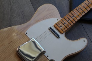 FENDER "Custom Shop Limited Edition Tomatillo Telecaster Journeyman Relic, Natural Blonde" 3, 23 KG