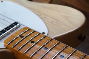 FENDER "Custom Shop Limited Edition Tomatillo Telecaster Journeyman Relic, Natural Blonde" 3, 23 KG