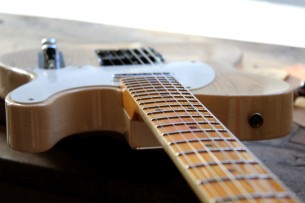FENDER "Custom Shop Limited Edition Tomatillo Telecaster Journeyman Relic, Natural Blonde" 3, 23 KG