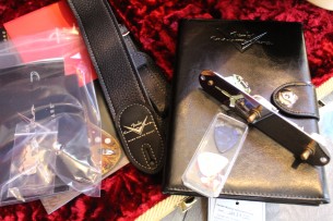 FENDER "Custom Shop Limited Edition Tomatillo Telecaster Journeyman Relic, Natural Blonde" 3, 23 KG