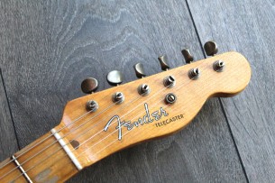 FENDER "1952 Custom Shop Journeyman Relic Telecaster Butterscotch Blonde"