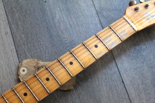 FENDER "1952 Custom Shop Journeyman Relic Telecaster Butterscotch Blonde"
