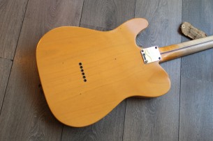 FENDER "1952 Custom Shop Journeyman Relic Telecaster Butterscotch Blonde"