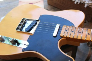 FENDER "1952 Custom Shop Journeyman Relic Telecaster Butterscotch Blonde"