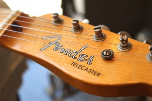 FENDER "1952 Custom Shop Journeyman Relic Telecaster Butterscotch Blonde"