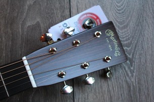 MARTIN "00- 28" with her original hardcase