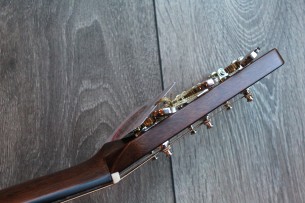 MARTIN "00- 28" with her original hardcase