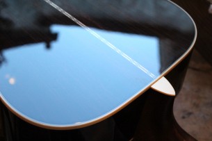 MARTIN "00- 28" with her original hardcase