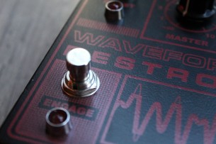 DEATH BY AUDIO "Waveformer destroyer"