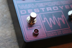 DEATH BY AUDIO "Waveformer destroyer"