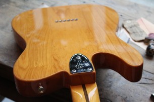 FENDER "American Vintage II 1972 Telecaster Thinline, Aged Natural, Maple"