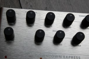 FENDER "Downtown Express Bass Multi-Effects"