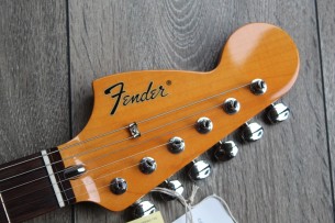 FENDER "Made in Japan Traditional Mustang Limited Run Reverse Head" GIGBAG, 3, 25 KG