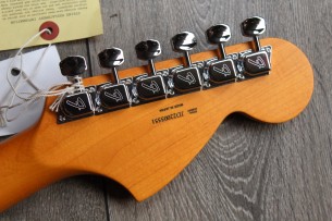 FENDER "Made in Japan Traditional Mustang Limited Run Reverse Head" GIGBAG, 3, 25 KG