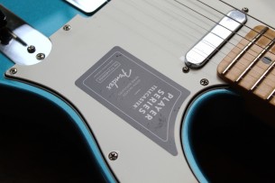 FENDER "Limited Player Telecaster in Lake Placid Blue" 3, 40 KG