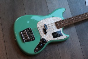 FENDER "Vintera '60s Mustang Bass, Sea Foam Green, Pau Ferro" GIGBAG , 3, 70 KG