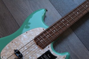 FENDER "Vintera '60s Mustang Bass, Sea Foam Green, Pau Ferro" GIGBAG , 3, 70 KG