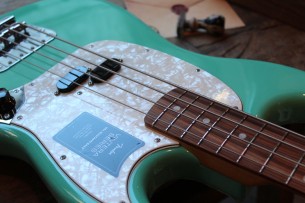 FENDER "Vintera '60s Mustang Bass, Sea Foam Green, Pau Ferro" GIGBAG , 3, 70 KG
