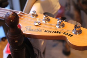 FENDER "Vintera '60s Mustang Bass, Sea Foam Green, Pau Ferro" GIGBAG , 3, 70 KG
