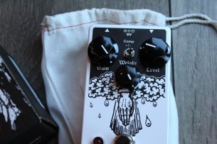 EARTHQUACKER DEVICES "White Light"