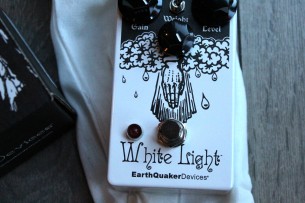 EARTHQUACKER DEVICES "White Light"