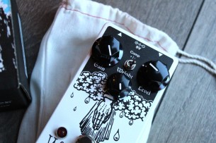 EARTHQUACKER DEVICES "White Light"