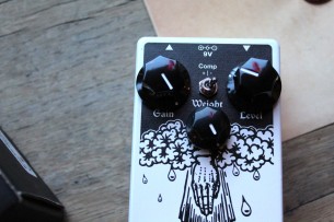 EARTHQUACKER DEVICES "White Light"