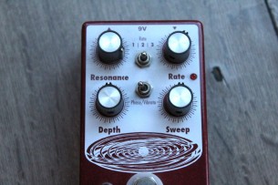 EARTHQUACKER DEVICES "Grand Orbiter V3"