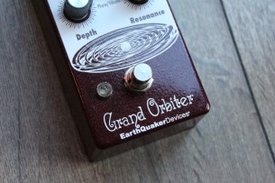 EARTHQUACKER DEVICES "Grand Orbiter V3"