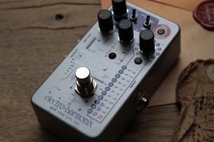EHX "Intelligent Harmony Machine"