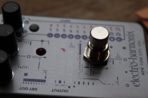 EHX "Intelligent Harmony Machine"