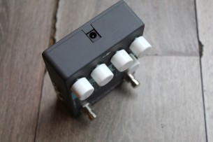 EHX "Bass Mono Synth Bass Synthesizer"