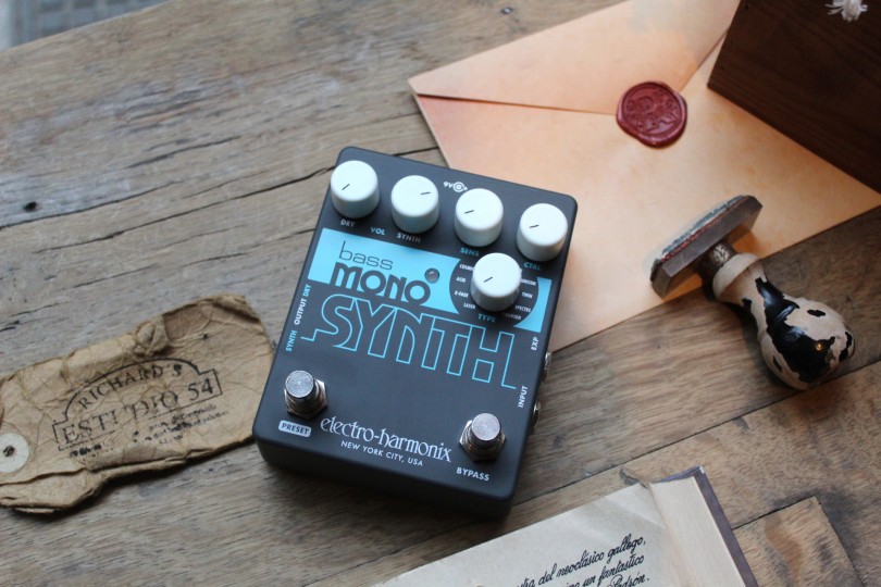 EHX "Bass Mono Synth Bass Synthesizer"
