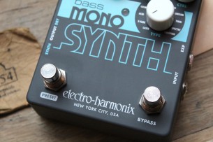 EHX "Bass Mono Synth Bass Synthesizer"