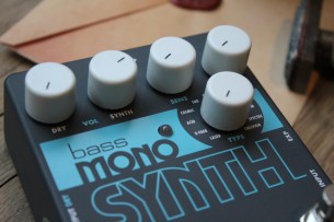 EHX "Bass Mono Synth Bass Synthesizer"