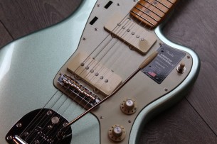 FENDER "American Professional II Jazzmaster,Mystic Surf Green, Maple"