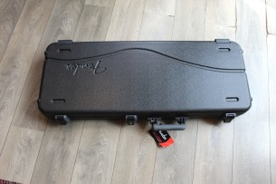 FENDER " American Professional II Stratocaster, Black, Maple" HARDCASE