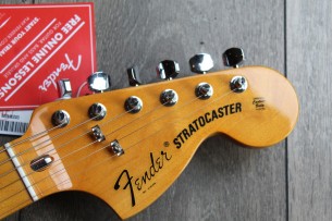 FENDER "American Vintage II 1973 Stratocaster, Maple Fingerboard, Lake Placid Blue"