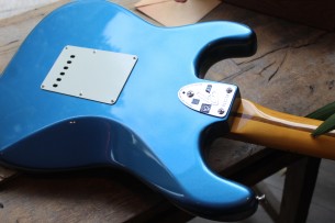 FENDER "American Vintage II 1973 Stratocaster, Maple Fingerboard, Lake Placid Blue"
