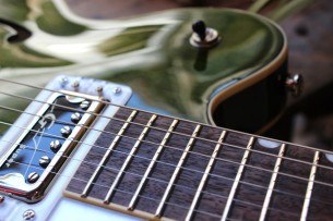 GRETSCH "G2604T Limited Edition Streamliner Rally II Center Block with Bigsby®, Laurel Fingerboard, Rally Green Stain" HARDCASE,