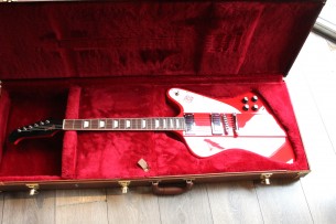 GIBSON "Firebird In Cardinal Red" HARDCASE